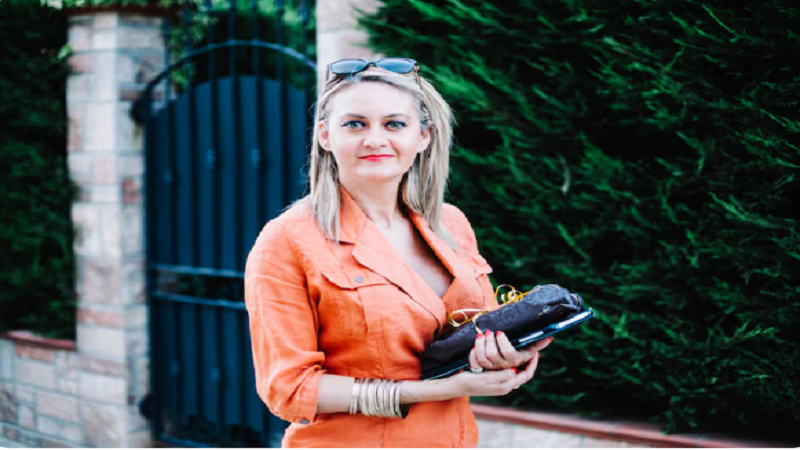 All About melanie Craigscottcapital